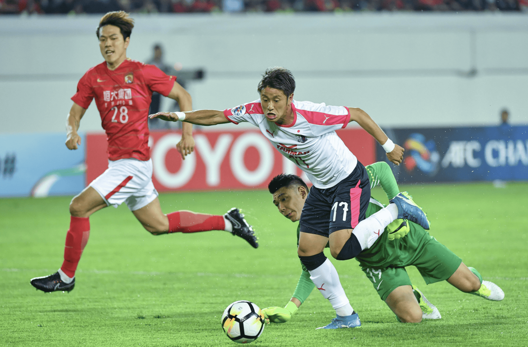 大阪球队在国际比赛中力挫对手