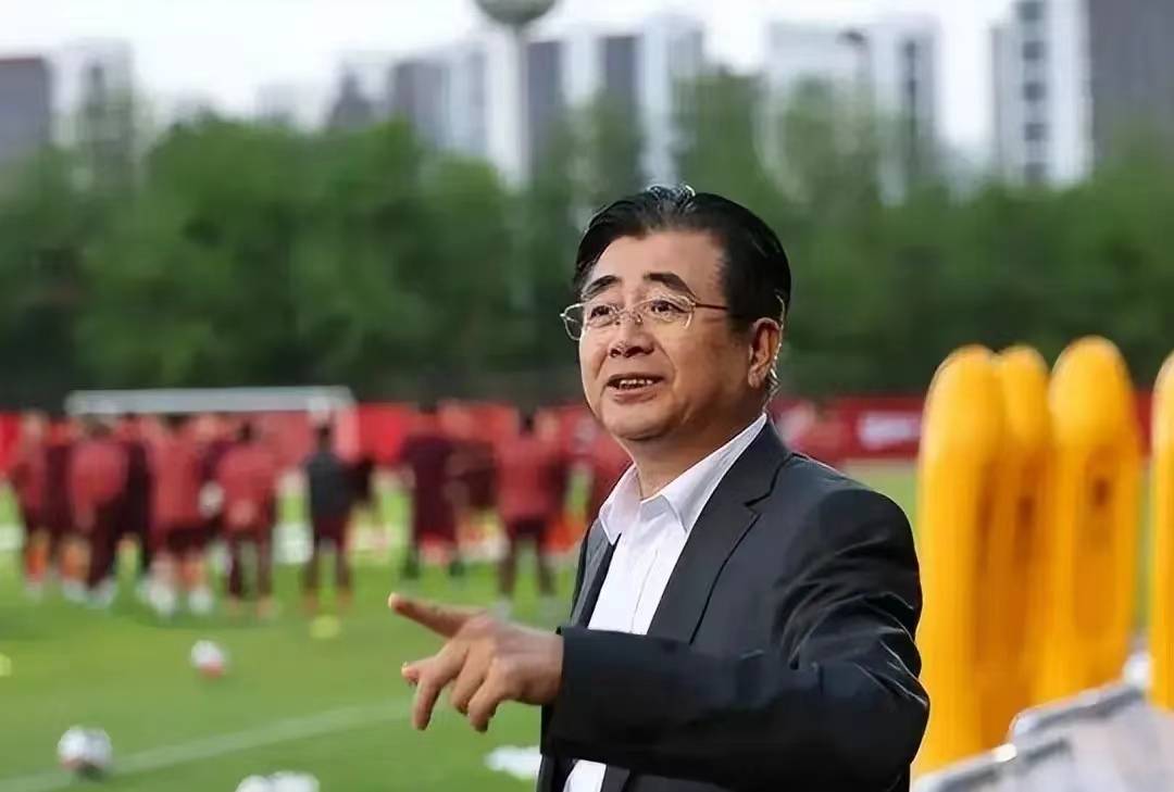 里尔教练组紧急调整战术，力争反弹的简单介绍