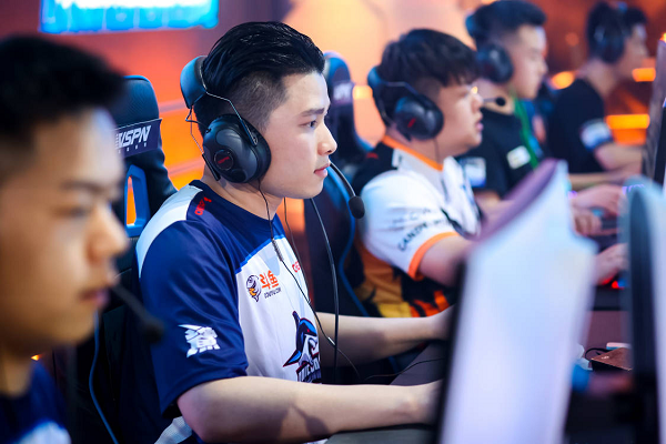 TES力克EG,Jankos团战一打五宿命之战淘汰赛,强势挺进下一轮 TES力克EG,Jankos团战一打五宿命之战淘汰赛,强势挺进下一轮